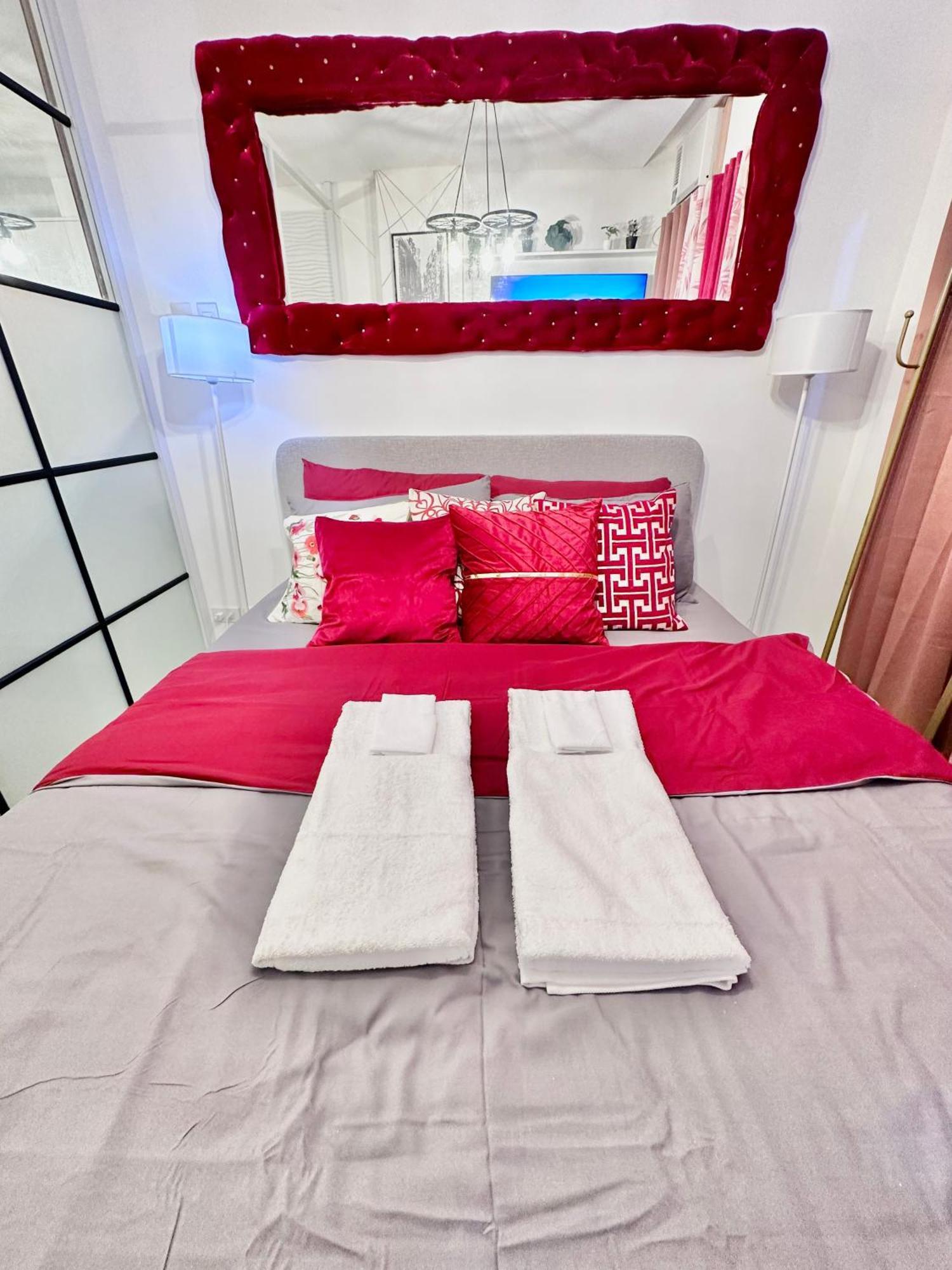 Aesthetic One Bedroom Beside Sm W Pool, Wifi And Netflix 카가얀드오로 외부 사진